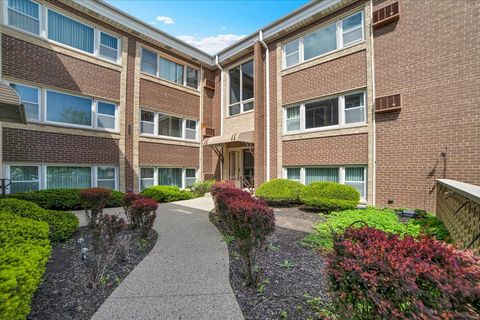 Tiny photo for 2257 Des Plaines Avenue #1NE, North Riverside, IL 60546 (MLS # 12628084)