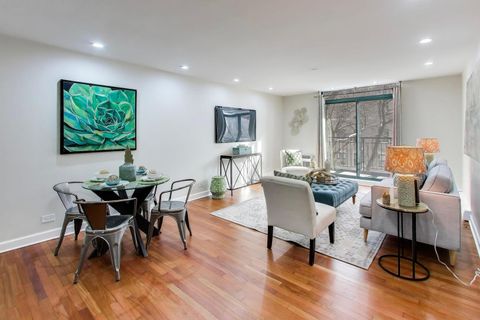 Tiny photo for 3900 N Pine Grove Avenue #301, Chicago, IL 60613 (MLS # 12554800)