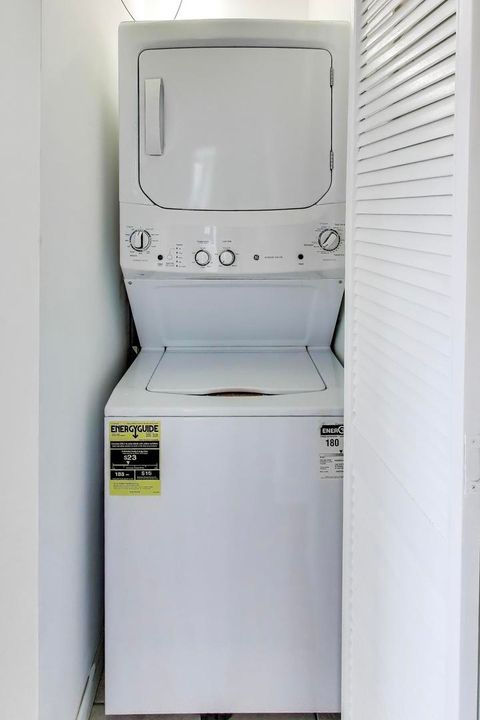 Tiny photo for 3900 N Pine Grove Avenue #301, Chicago, IL 60613 (MLS # 12554800)