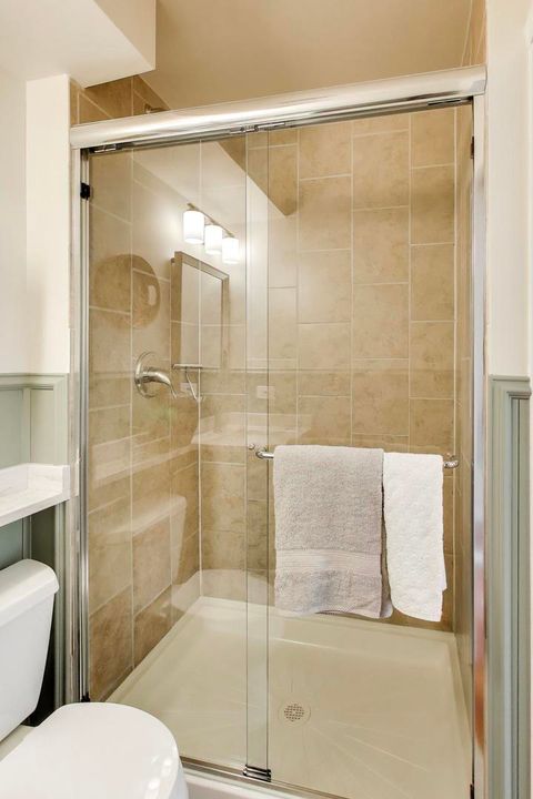 Tiny photo for 3900 N Pine Grove Avenue #301, Chicago, IL 60613 (MLS # 12554800)