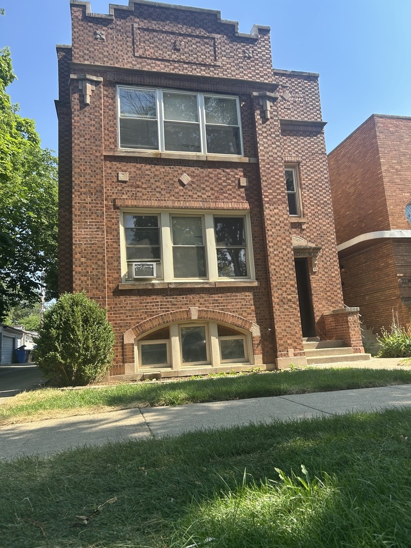 3240 W Victoria Street