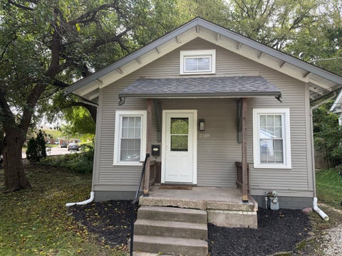 Photo of 2359 E High Street, Davenport, IA 52803 (MLS # 12760601)