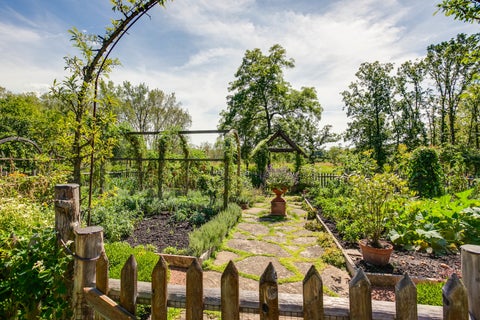 Tiny photo for 499 W Old Mill Road, Lake Forest, IL 60045 (MLS # 12628867)
