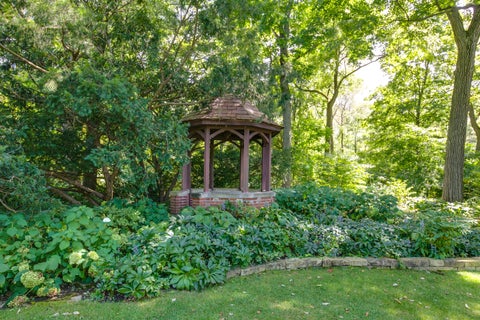 Tiny photo for 499 W Old Mill Road, Lake Forest, IL 60045 (MLS # 12628867)
