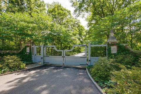 Tiny photo for 499 W Old Mill Road, Lake Forest, IL 60045 (MLS # 12628867)
