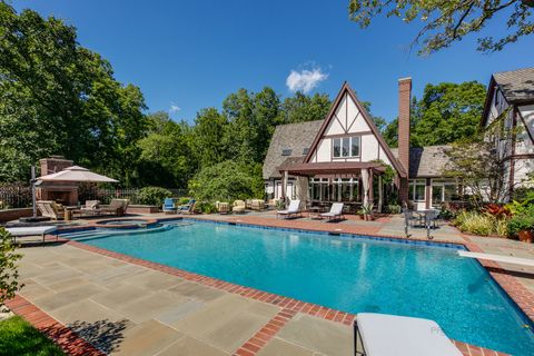Tiny photo for 499 W Old Mill Road, Lake Forest, IL 60045 (MLS # 12628867)