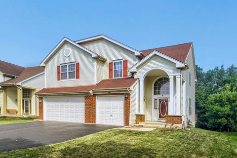 Photo of 16 CLOVER Circle, Streamwood, IL 60107 (MLS # 12749543)