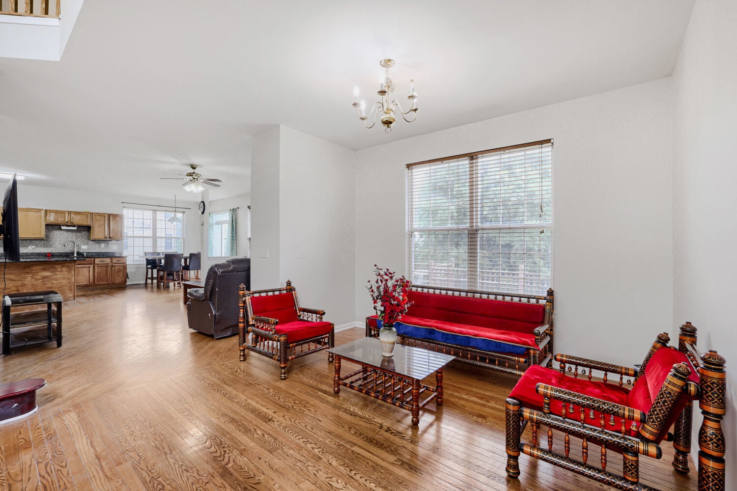 16 CLOVER Circle