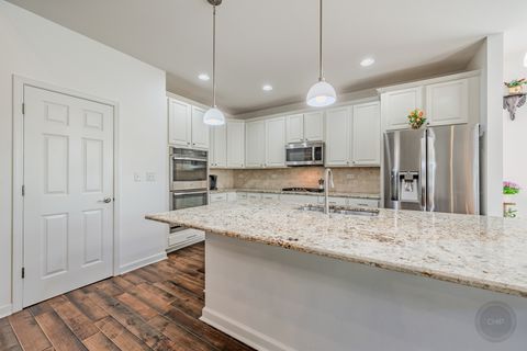 Tiny photo for 2942 Trillium Court E, Aurora, IL 60506 (MLS # 12627609)