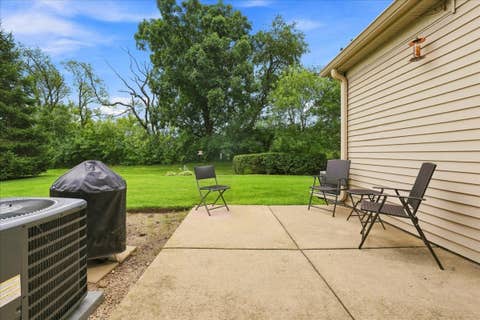 Tiny photo for 2713 Acorn Court, West Dundee, IL 60118 (MLS # 12726826)