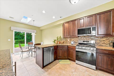 Tiny photo for 2713 Acorn Court, West Dundee, IL 60118 (MLS # 12726826)