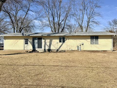 Tiny photo for 302 W Oak Street, Heyworth, IL 61745 (MLS # 12566913)