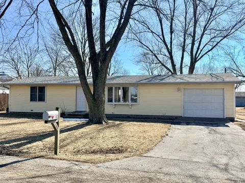 Tiny photo for 302 W Oak Street, Heyworth, IL 61745 (MLS # 12566913)