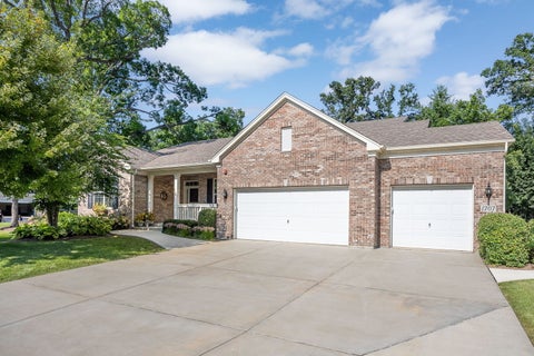 Tiny photo for 1707 Pondview Drive, Hoffman Estates, IL 60192 (MLS # 12751823)