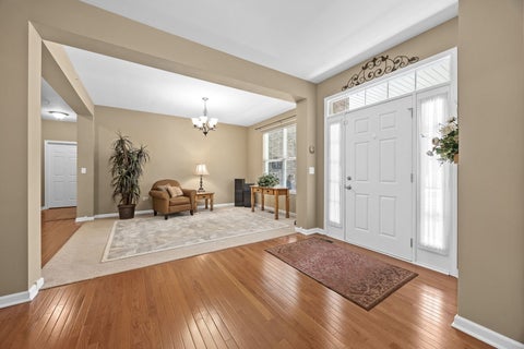 Tiny photo for 1707 Pondview Drive, Hoffman Estates, IL 60192 (MLS # 12751823)