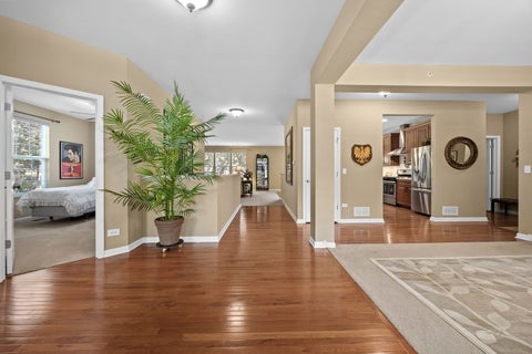 Tiny photo for 1707 Pondview Drive, Hoffman Estates, IL 60192 (MLS # 12751823)