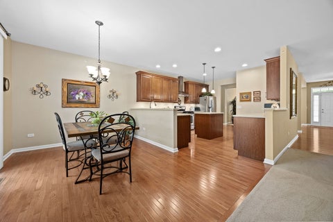 Tiny photo for 1707 Pondview Drive, Hoffman Estates, IL 60192 (MLS # 12751823)