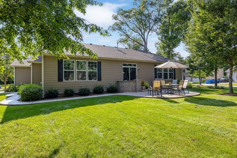 Tiny photo for 1707 Pondview Drive, Hoffman Estates, IL 60192 (MLS # 12751823)