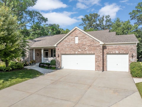 Tiny photo for 1707 Pondview Drive, Hoffman Estates, IL 60192 (MLS # 12751823)