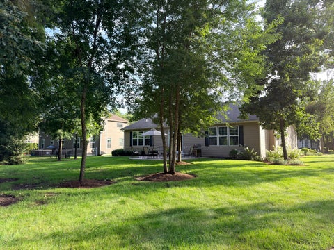 Tiny photo for 1707 Pondview Drive, Hoffman Estates, IL 60192 (MLS # 12751823)
