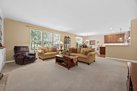 Tiny photo for 1707 Pondview Drive, Hoffman Estates, IL 60192 (MLS # 12751823)