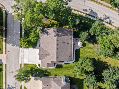 Tiny photo for 1707 Pondview Drive, Hoffman Estates, IL 60192 (MLS # 12751823)