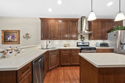 Tiny photo for 1707 Pondview Drive, Hoffman Estates, IL 60192 (MLS # 12751823)
