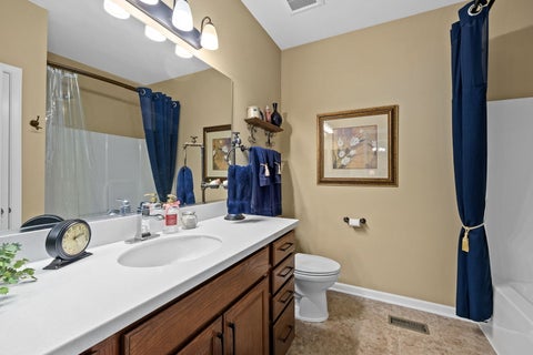 Tiny photo for 1707 Pondview Drive, Hoffman Estates, IL 60192 (MLS # 12751823)