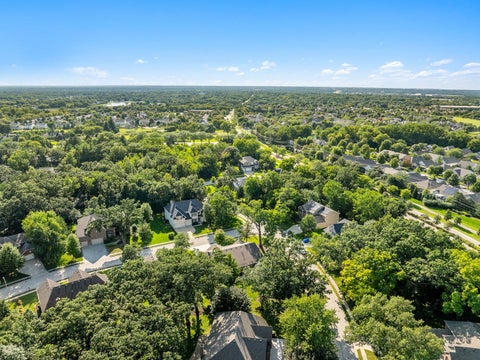 Tiny photo for 1707 Pondview Drive, Hoffman Estates, IL 60192 (MLS # 12751823)