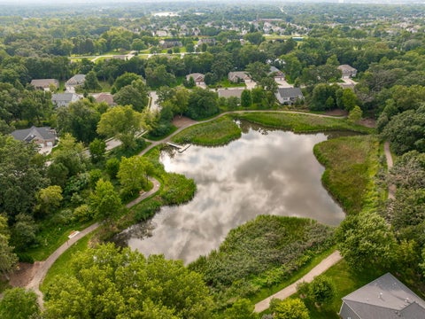 Tiny photo for 1707 Pondview Drive, Hoffman Estates, IL 60192 (MLS # 12751823)