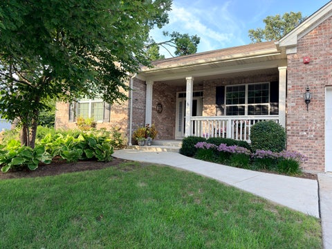 Tiny photo for 1707 Pondview Drive, Hoffman Estates, IL 60192 (MLS # 12751823)