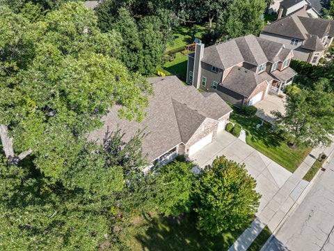 Tiny photo for 1707 Pondview Drive, Hoffman Estates, IL 60192 (MLS # 12751823)