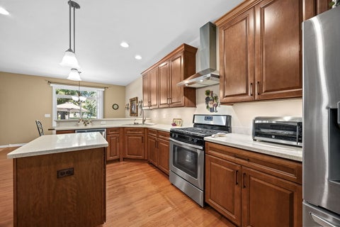 Tiny photo for 1707 Pondview Drive, Hoffman Estates, IL 60192 (MLS # 12751823)