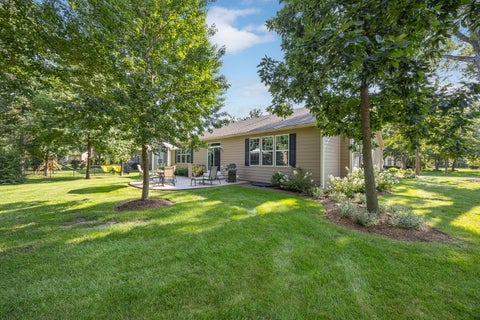 Tiny photo for 1707 Pondview Drive, Hoffman Estates, IL 60192 (MLS # 12751823)