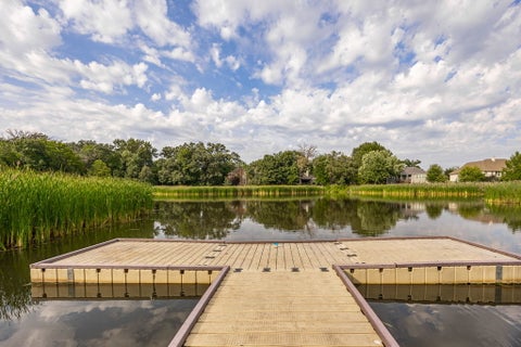 Tiny photo for 1707 Pondview Drive, Hoffman Estates, IL 60192 (MLS # 12751823)