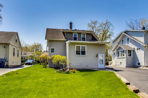Tiny photo for 1223 Ridgewood Drive, Highland Park, IL 60035 (MLS # 12652770)