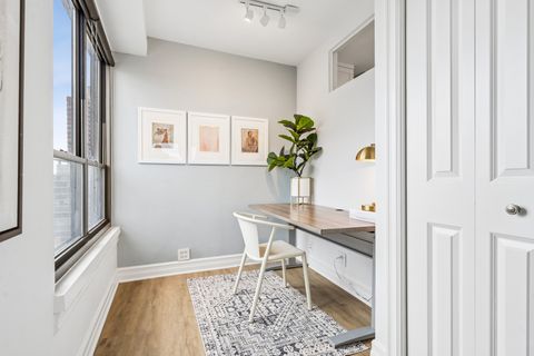 Tiny photo for 2930 N SHERIDAN Road #2106, Chicago, IL 60657 (MLS # 12633979)