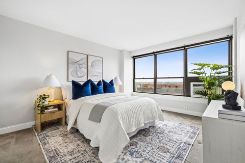 Tiny photo for 2930 N SHERIDAN Road #2106, Chicago, IL 60657 (MLS # 12633979)
