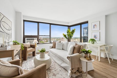Tiny photo for 2930 N SHERIDAN Road #2106, Chicago, IL 60657 (MLS # 12633979)