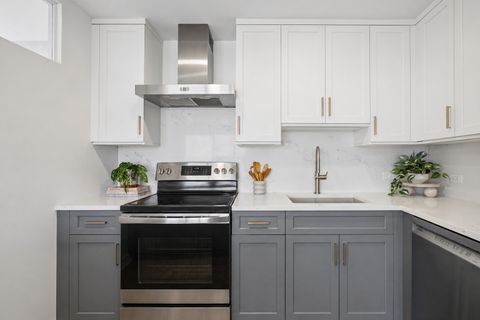 Tiny photo for 2930 N SHERIDAN Road #2106, Chicago, IL 60657 (MLS # 12633979)