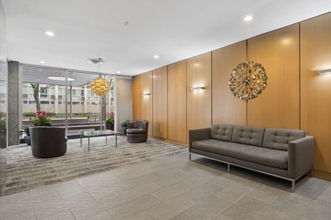 Tiny photo for 2930 N SHERIDAN Road #2106, Chicago, IL 60657 (MLS # 12633979)