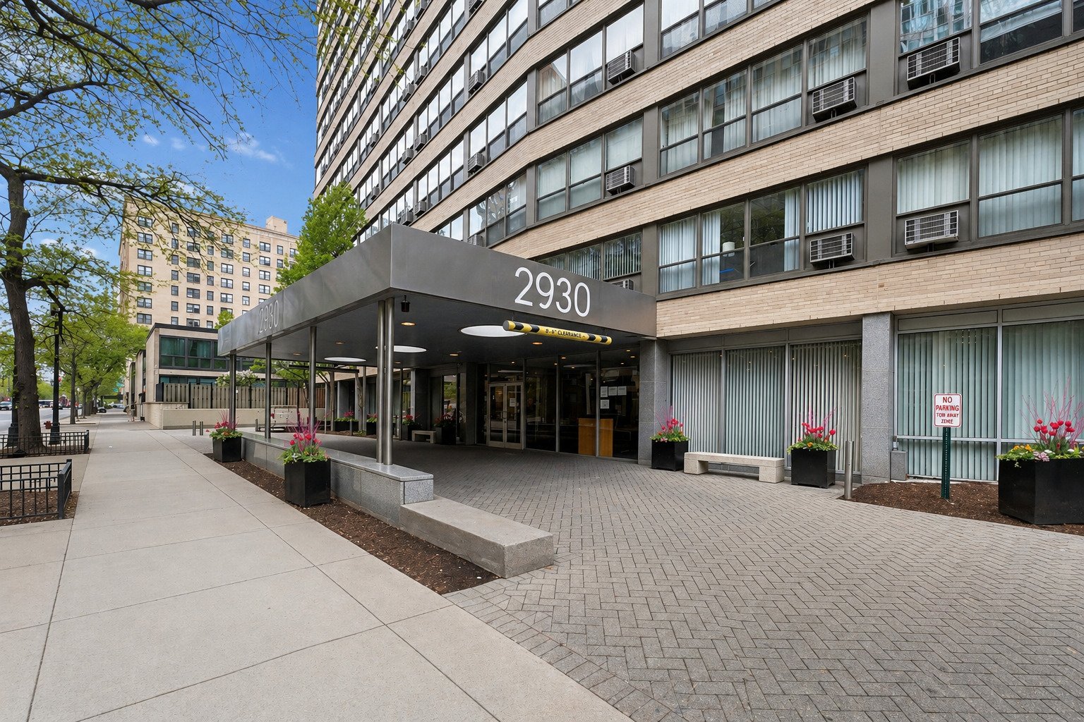 2930 N SHERIDAN Road 2106