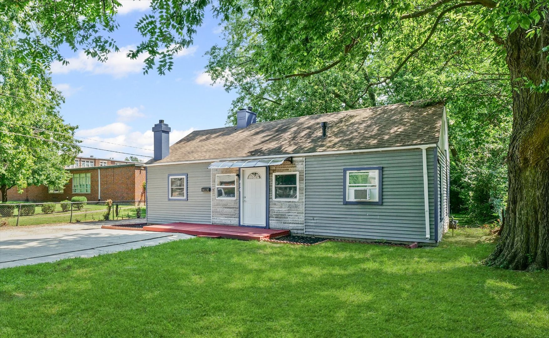 816 N Prospect Avenue
