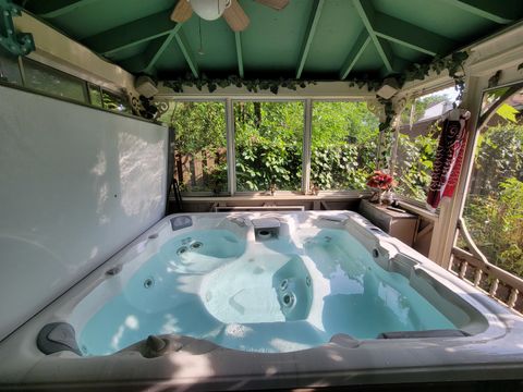 Tiny photo for 332 N West Avenue, Elmhurst, IL 60126 (MLS # 12578956)