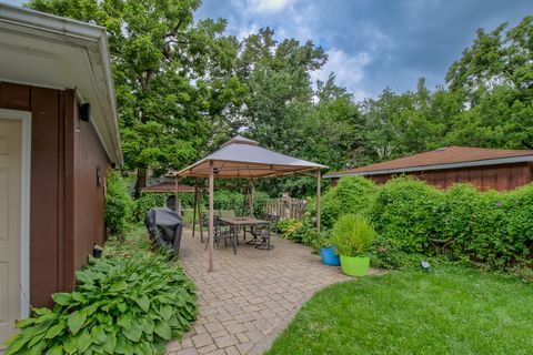 Tiny photo for 332 N West Avenue, Elmhurst, IL 60126 (MLS # 12578956)