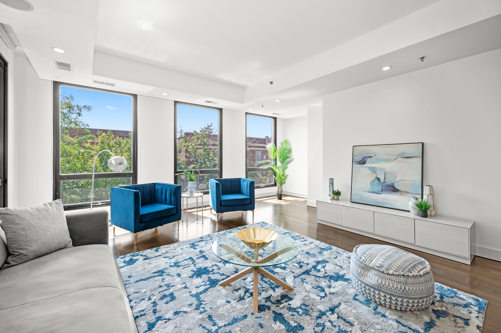 550 W Wellington Avenue 3E