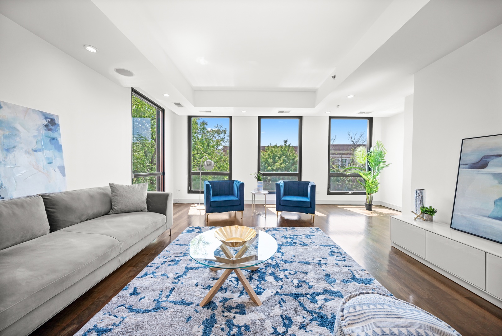 550 W Wellington Avenue 3E