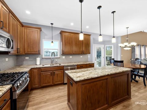 Tiny photo for 1524 W Mooseheart Road, North Aurora, IL 60542 (MLS # 12606526)