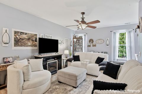 Tiny photo for 2636 Evergreen Circle, McHenry, IL 60050 (MLS # 12639080)