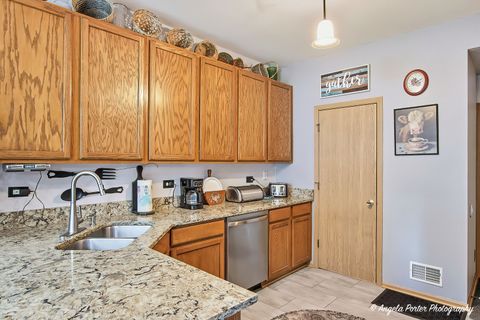 Tiny photo for 2636 Evergreen Circle, McHenry, IL 60050 (MLS # 12639080)